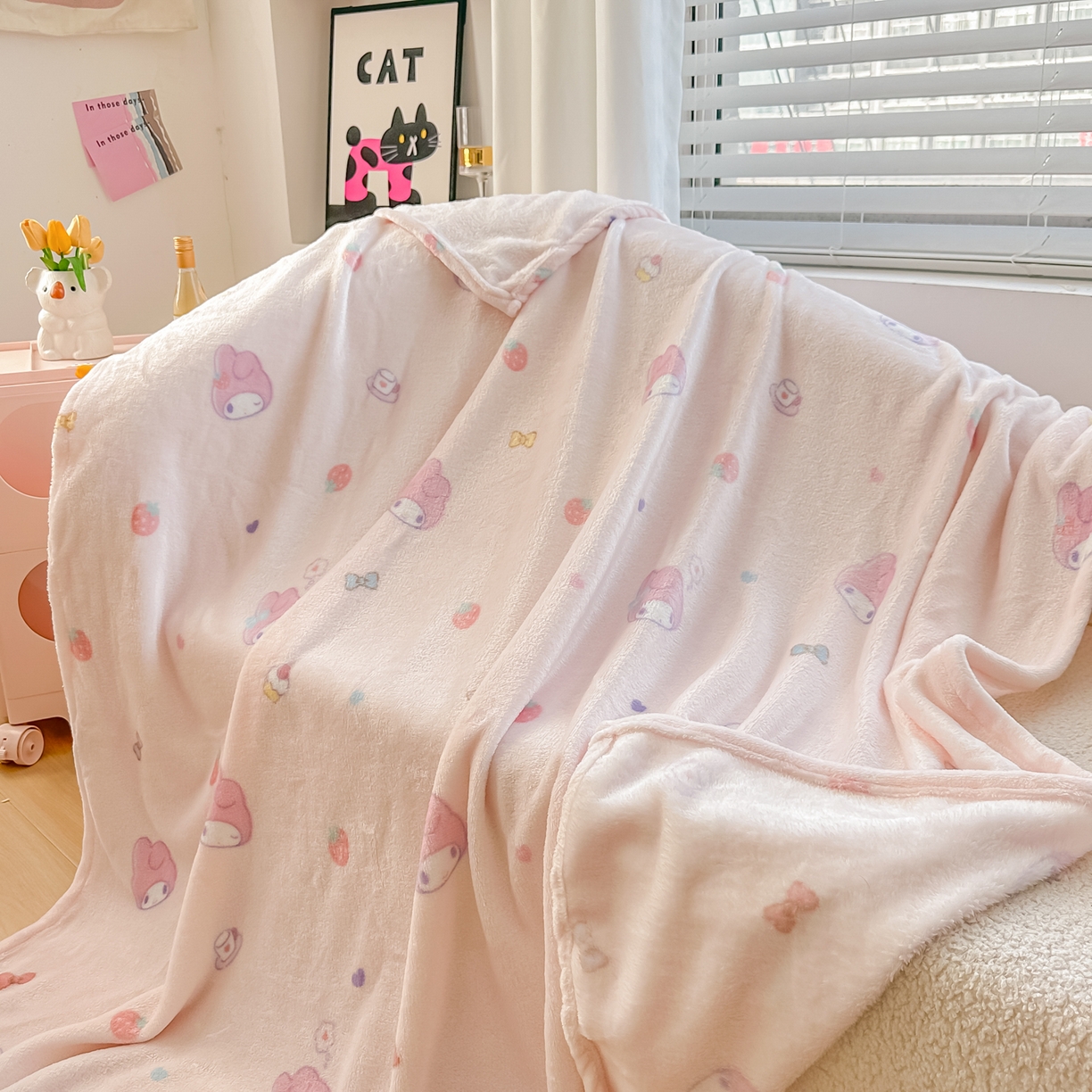 91家纺网 家纺一手货源 找家纺 博雅 2026新款三丽鸥小版牛奶绒盖毯午睡毯 小版-下午茶美乐蒂