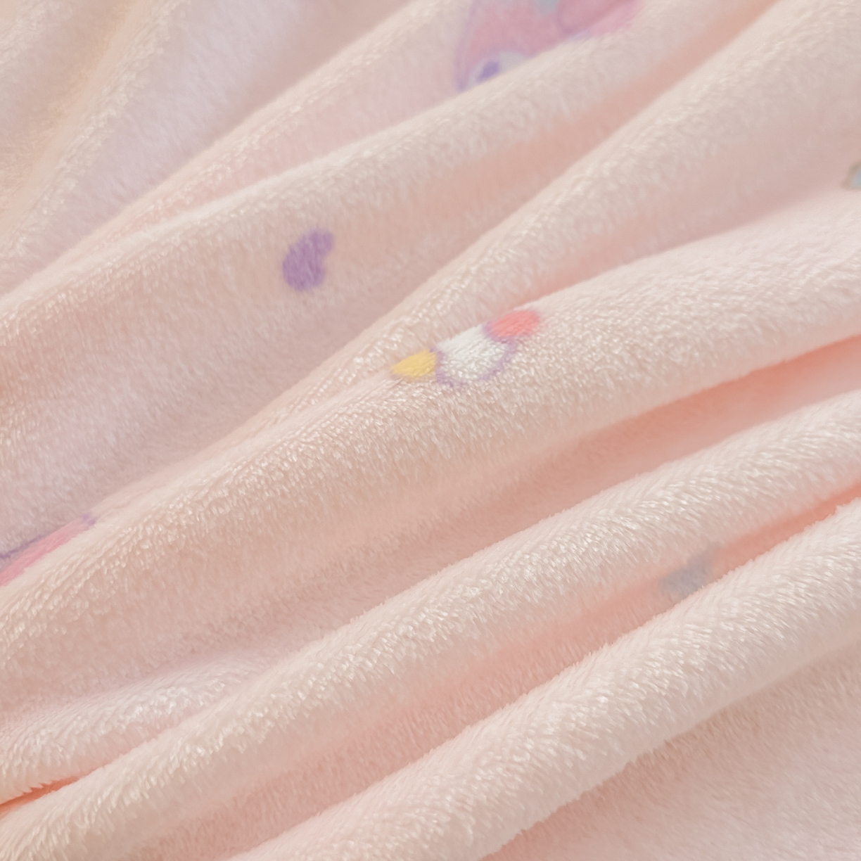 91家纺网 家纺一手货源 找家纺 博雅 2026新款三丽鸥小版牛奶绒盖毯午睡毯 小版-下午茶美乐蒂