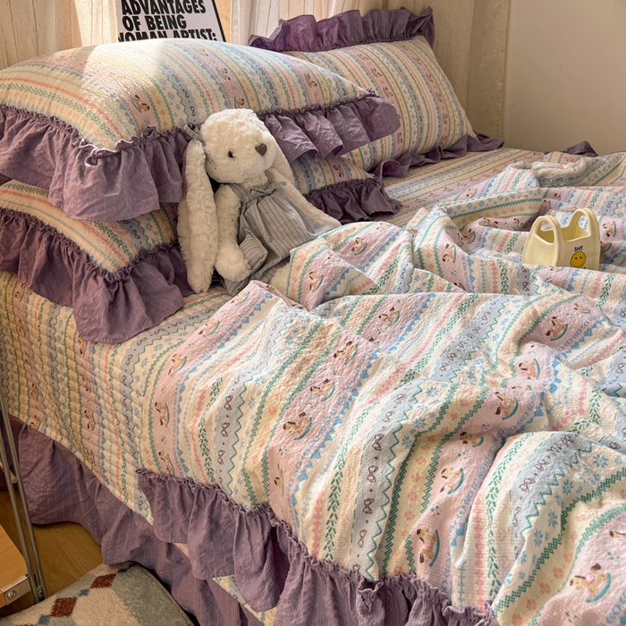 91家纺网 家纺一手货源 找家纺 梵希雅 2026新款床盖款花边夏被四件套 甜心木马卷