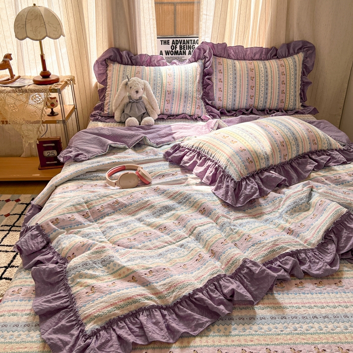 91家纺网 家纺一手货源 找家纺 梵希雅 2026新款床盖款花边夏被四件套 甜心木马卷