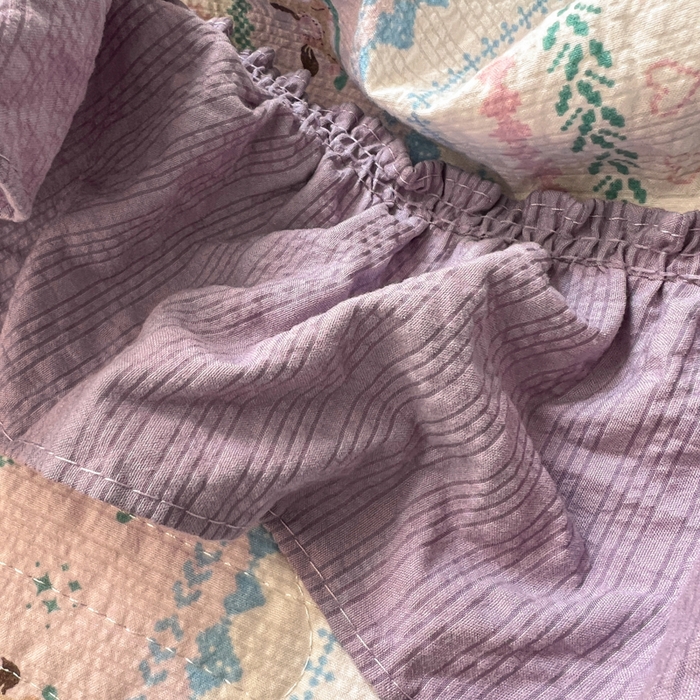 91家纺网 家纺一手货源 找家纺 梵希雅 2026新款床盖款花边夏被四件套 甜心木马卷