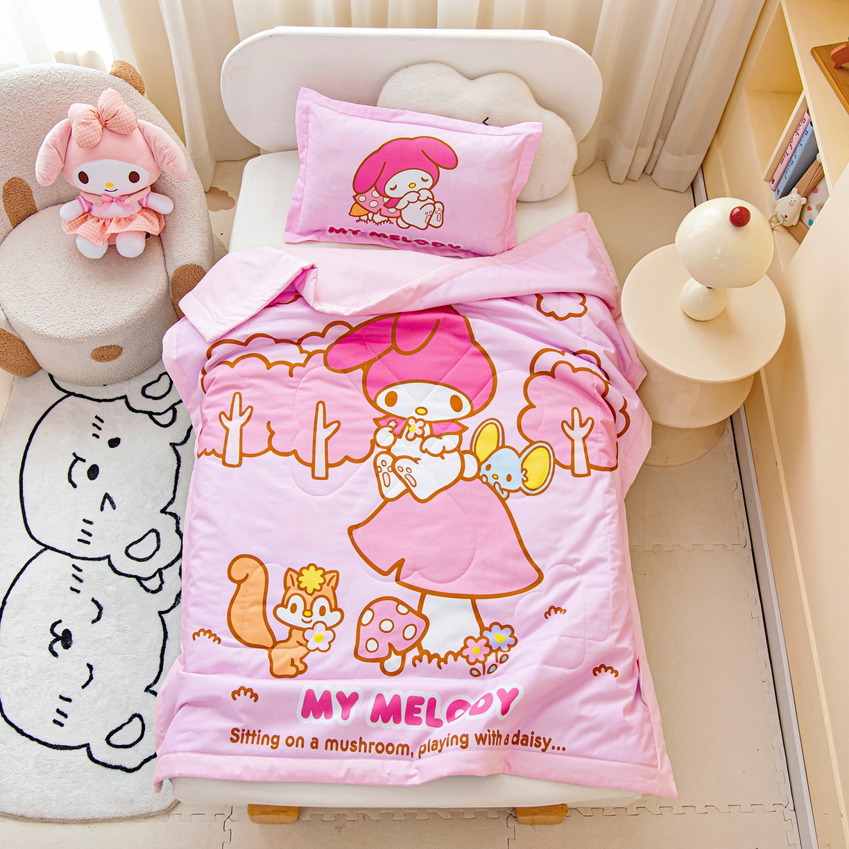 91家纺网 家纺一手货源 找家纺 乐秀家纺 2026新款三丽鸥大版全棉幼儿园空调被纯棉儿童夏凉被 蘑菇美乐蒂