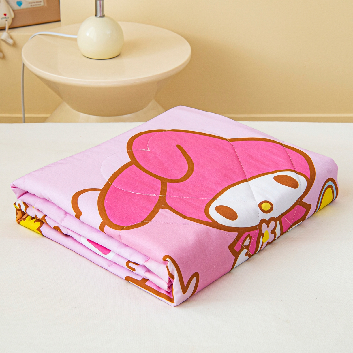 91家纺网 家纺一手货源 找家纺 乐秀家纺 2026新款三丽鸥大版全棉幼儿园空调被纯棉儿童夏凉被 蘑菇美乐蒂