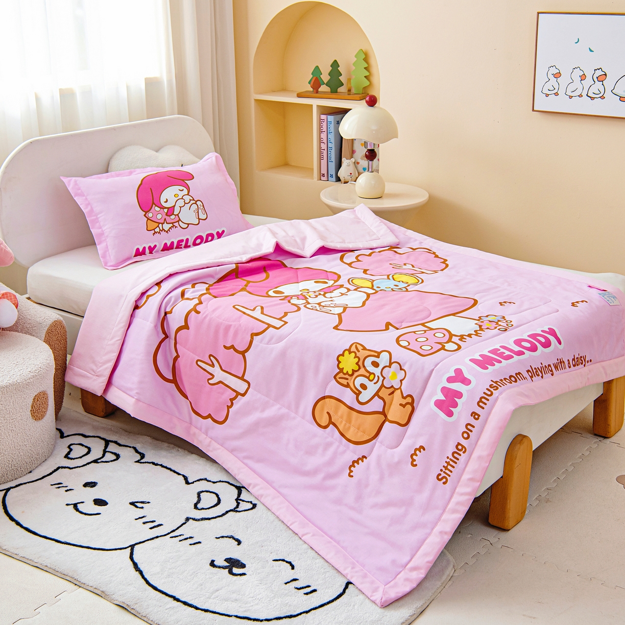 91家纺网 家纺一手货源 找家纺 乐秀家纺 2026新款三丽鸥大版全棉幼儿园空调被纯棉儿童夏凉被 蘑菇美乐蒂