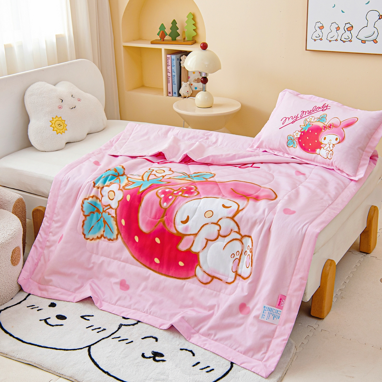 91家纺网 家纺一手货源 找家纺 乐秀家纺 2026新款三丽鸥大版全棉幼儿园空调被纯棉儿童夏凉被 睡梦美乐蒂