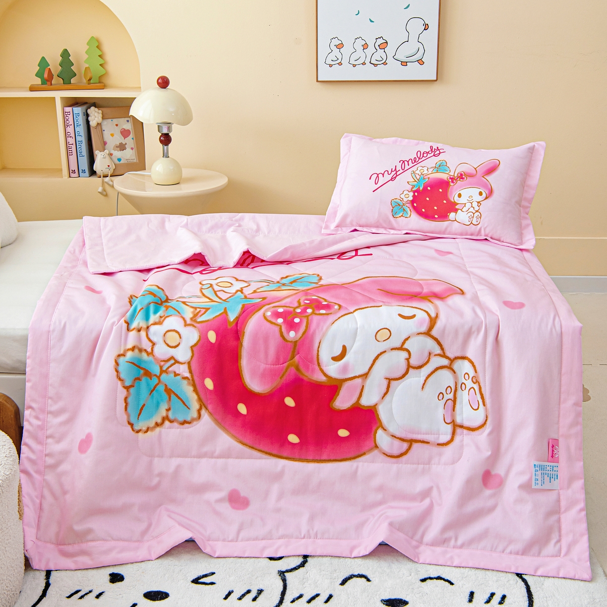 91家纺网 家纺一手货源 找家纺 乐秀家纺 2026新款三丽鸥大版全棉幼儿园空调被纯棉儿童夏凉被 睡梦美乐蒂