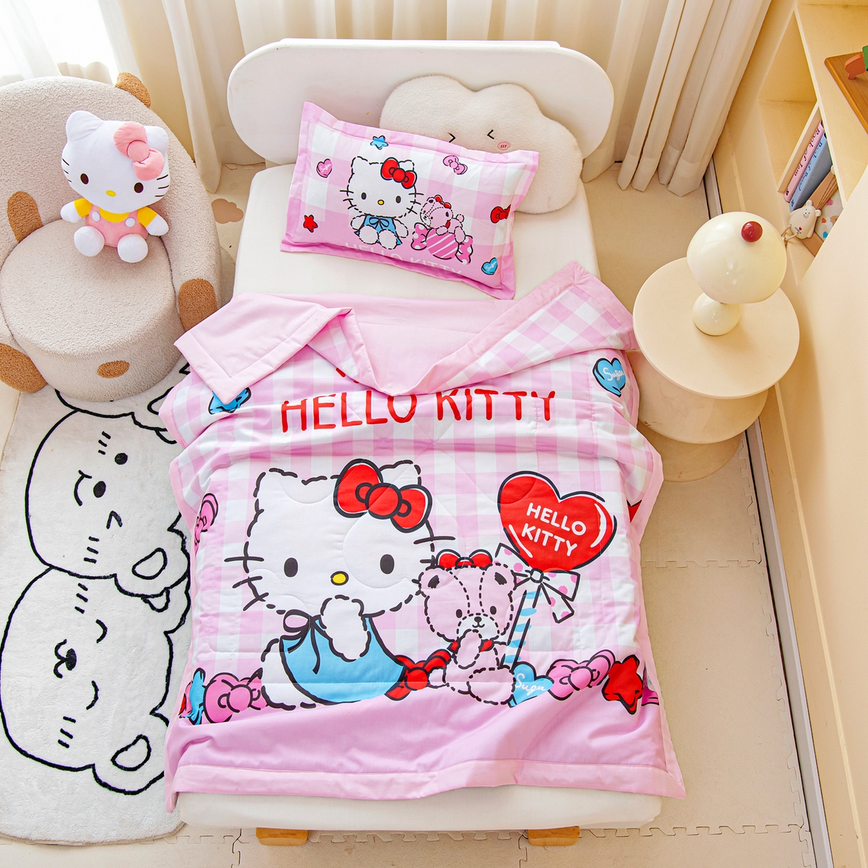 91家纺网 家纺一手货源 找家纺 乐秀家纺 2026新款三丽鸥大版全棉幼儿园空调被纯棉儿童夏凉被 糖果KT