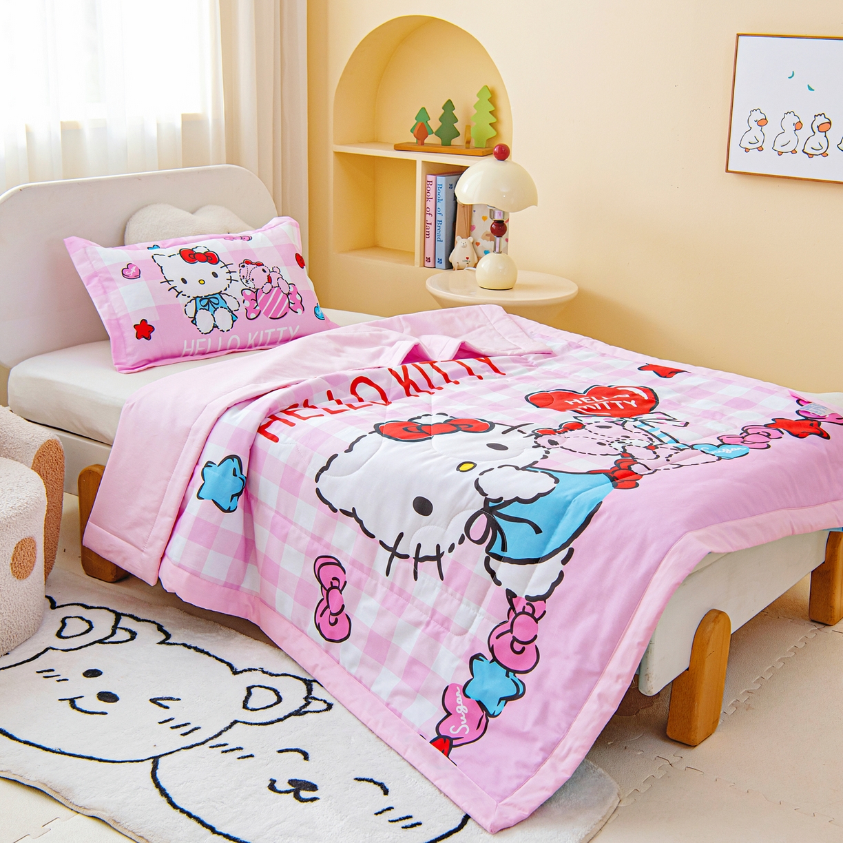 91家纺网 家纺一手货源 找家纺 乐秀家纺 2026新款三丽鸥大版全棉幼儿园空调被纯棉儿童夏凉被 糖果KT