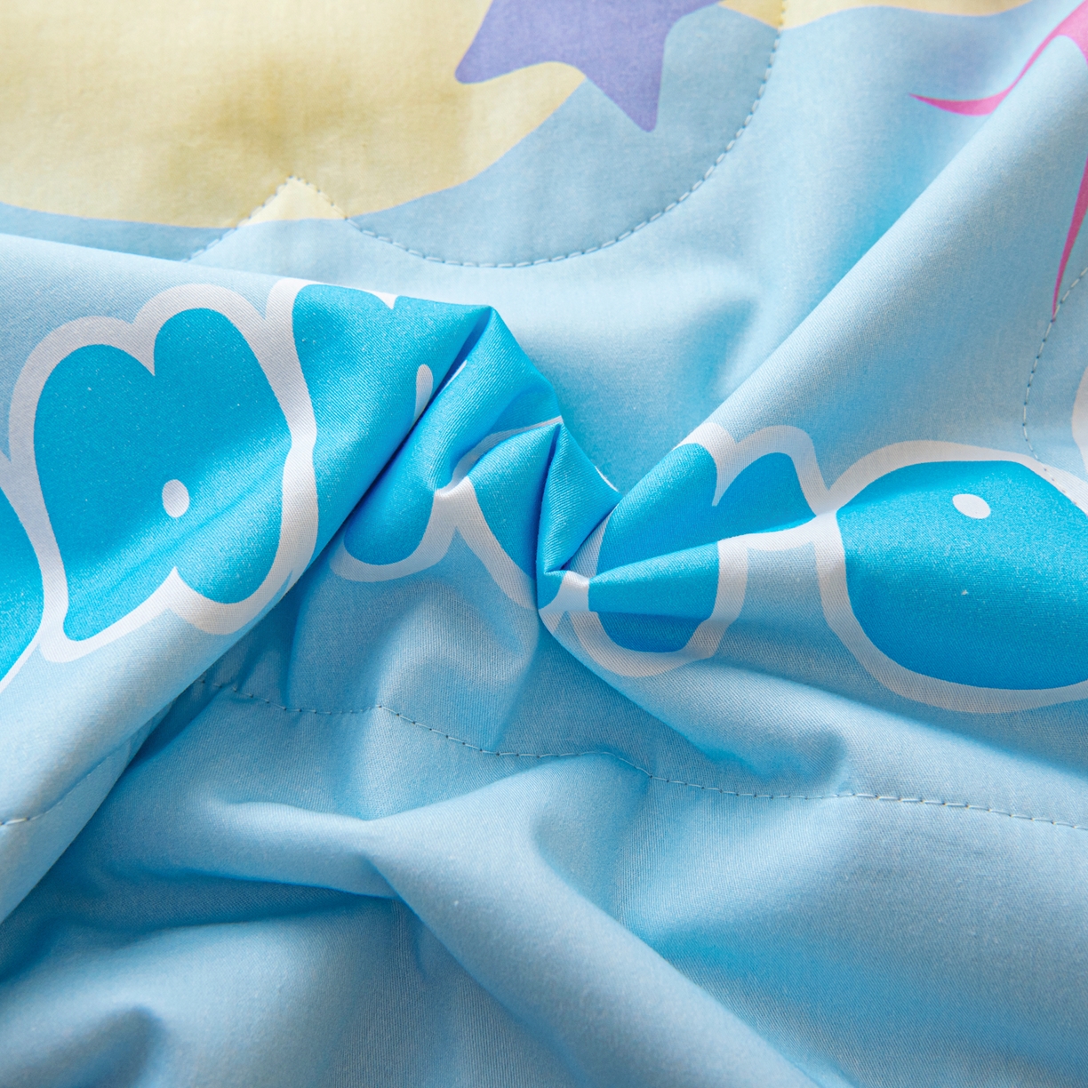 91家纺网 家纺一手货源 找家纺 乐秀家纺 2026新款三丽鸥大版全棉幼儿园空调被纯棉儿童夏凉被 星星玉桂狗