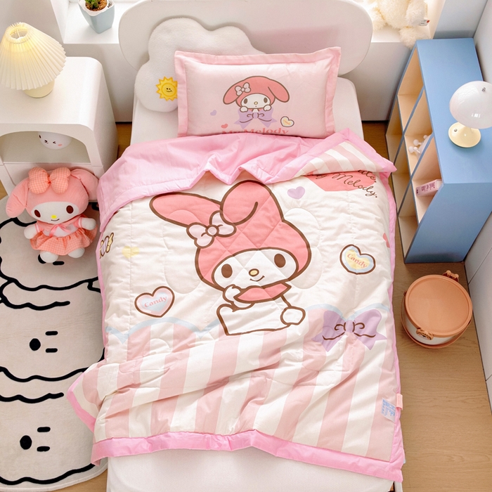 91家纺网 家纺一手货源 找家纺 乐秀家纺 2026新款三丽鸥大版全棉幼儿园空调被纯棉儿童夏凉被 爱心美乐蒂