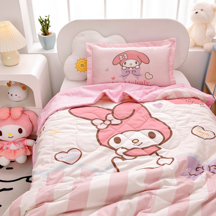 91家纺网 家纺一手货源 找家纺 乐秀家纺 2026新款三丽鸥大版全棉幼儿园空调被纯棉儿童夏凉被 爱心美乐蒂