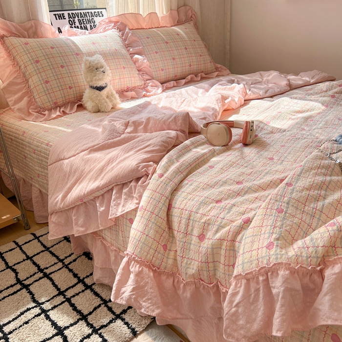 91家纺网 家纺一手货源 找家纺 梵希雅 2026新款床盖款花边夏被四件套 予诗粉