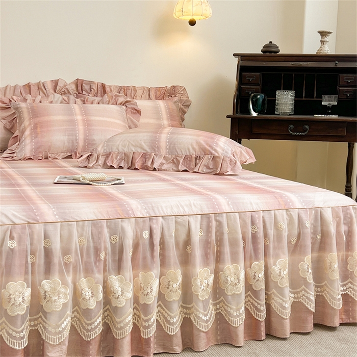 91家纺网 家纺一手货源 找家纺 宜凡家纺 2026新款全棉数码印花单层床裙②号系列三件套 光之羽-紫