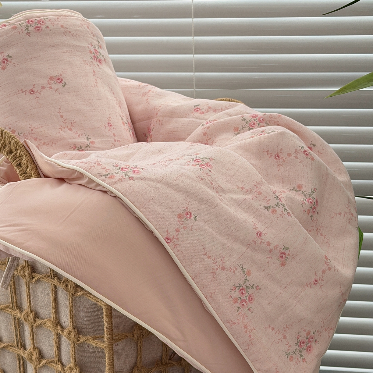 91家纺网 家纺一手货源 找家纺 佰织鑫家居 2026新款全棉双层纱锦氨凉感夏凉被空调被 初夏