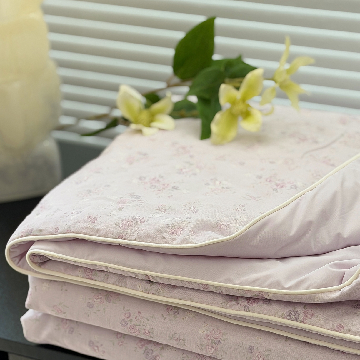 91家纺网 家纺一手货源 找家纺 佰织鑫家居 2026新款全棉双层纱锦氨凉感夏凉被空调被 浅夏