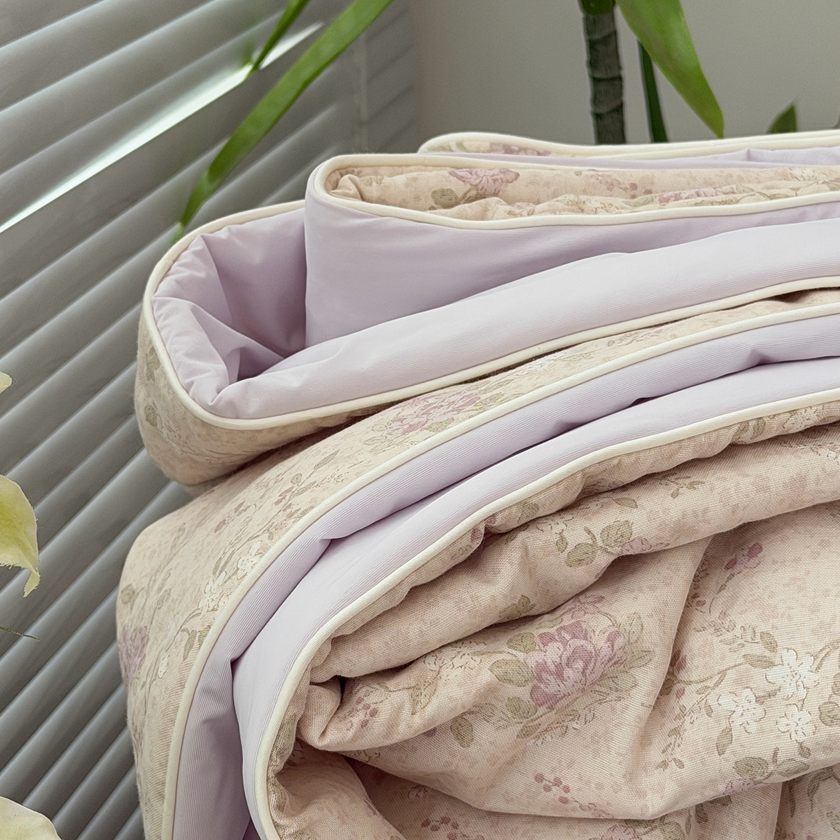 91家纺网 家纺一手货源 找家纺 佰织鑫家居 2026新款全棉双层纱锦氨凉感夏凉被空调被 晚香