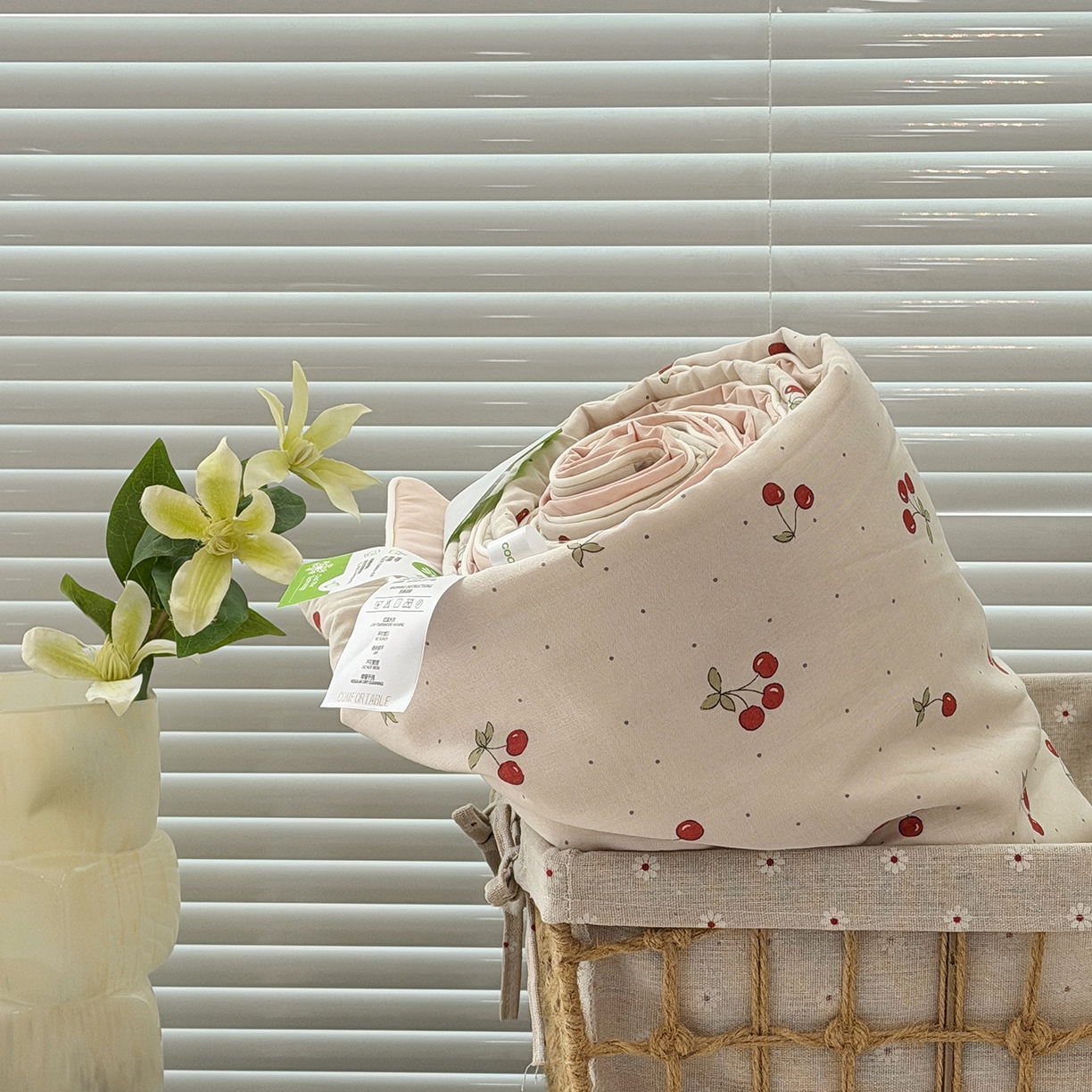 91家纺网 家纺一手货源 找家纺 佰织鑫家居 2026新款全棉双层纱锦氨凉感夏凉被空调被 可可樱桃