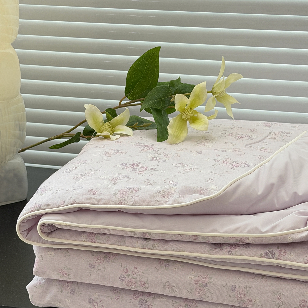 91家纺网 家纺一手货源 找家纺 佰织鑫家居 2026新款全棉双层纱锦氨凉感夏凉被空调被 浅夏