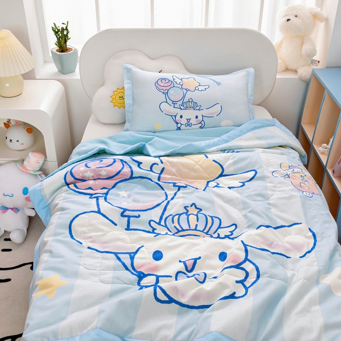 91家纺网 家纺一手货源 找家纺 乐秀家纺 2026新款三丽鸥大版全棉幼儿园空调被纯棉儿童夏凉被 快乐玉桂狗