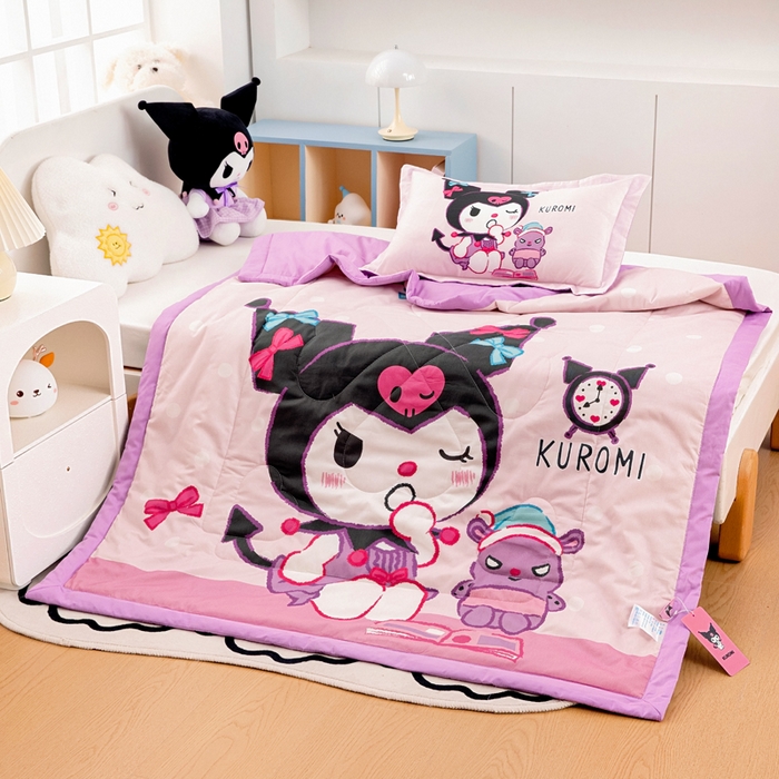 91家纺网 家纺一手货源 找家纺 乐秀家纺 2026新款三丽鸥大版全棉幼儿园空调被纯棉儿童夏凉被 时光库洛米