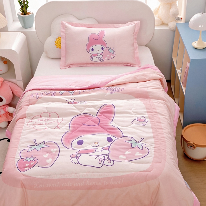 91家纺网 家纺一手货源 找家纺 乐秀家纺 2026新款三丽鸥大版全棉幼儿园空调被纯棉儿童夏凉被 天使美乐蒂