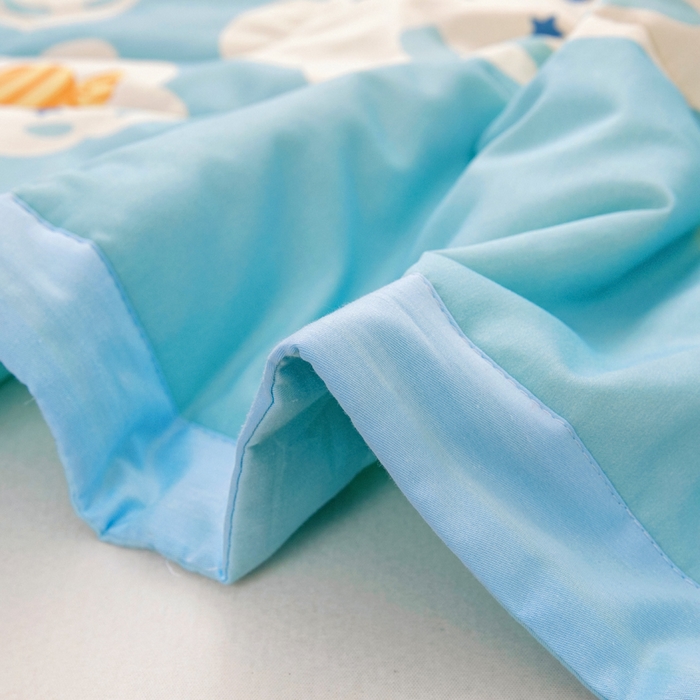 91家纺网 家纺一手货源 找家纺 乐秀家纺 2026新款三丽鸥大版全棉幼儿园空调被纯棉儿童夏凉被 云朵玉桂狗