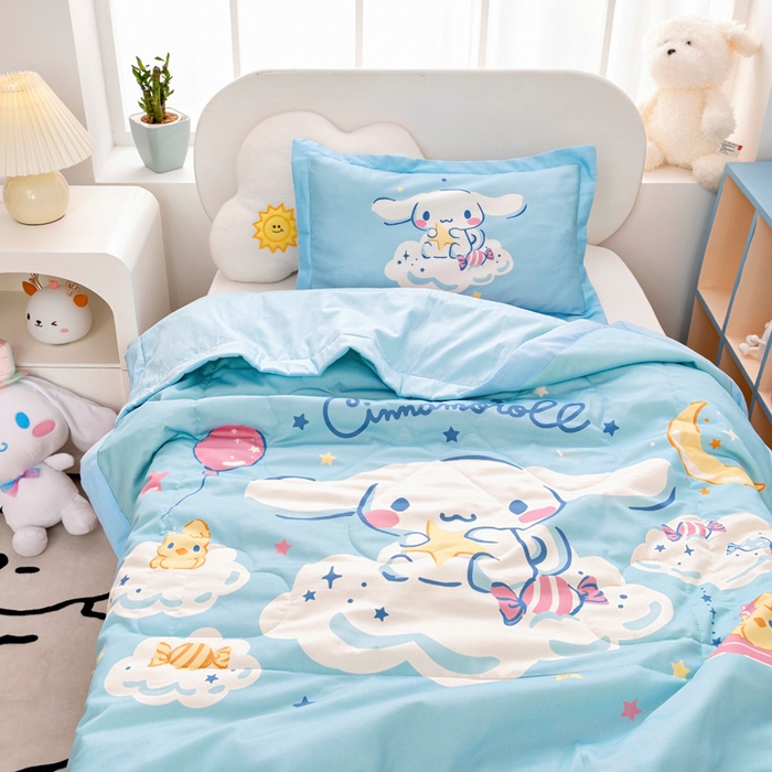 91家纺网 家纺一手货源 找家纺 乐秀家纺 2026新款三丽鸥大版全棉幼儿园空调被纯棉儿童夏凉被 云朵玉桂狗