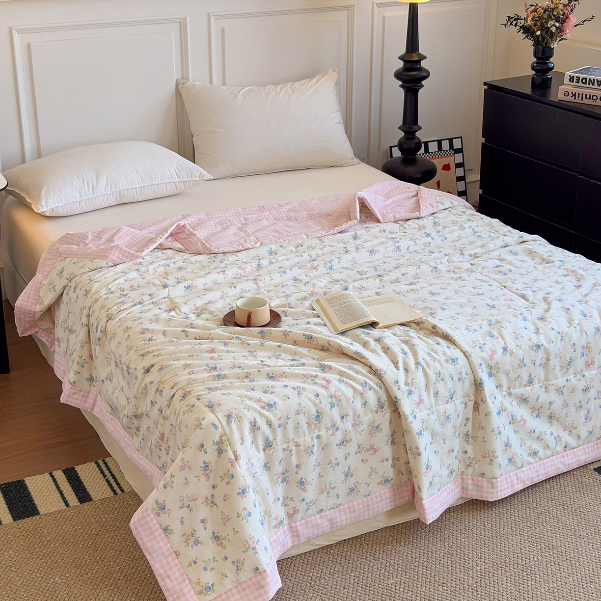 91家纺网 家纺一手货源 找家纺 宜梦家居 （全网最低价）2026新款亲肤新疆棉印花夏被系列 窗边花事