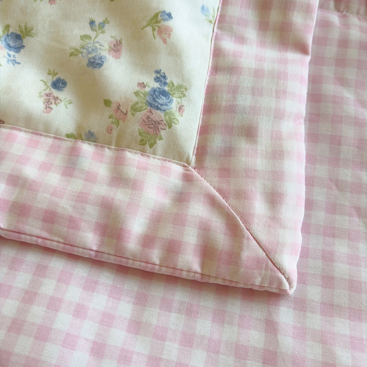 91家纺网 家纺一手货源 找家纺 宜梦家居 （全网最低价）2026新款亲肤新疆棉印花夏被系列 窗边花事