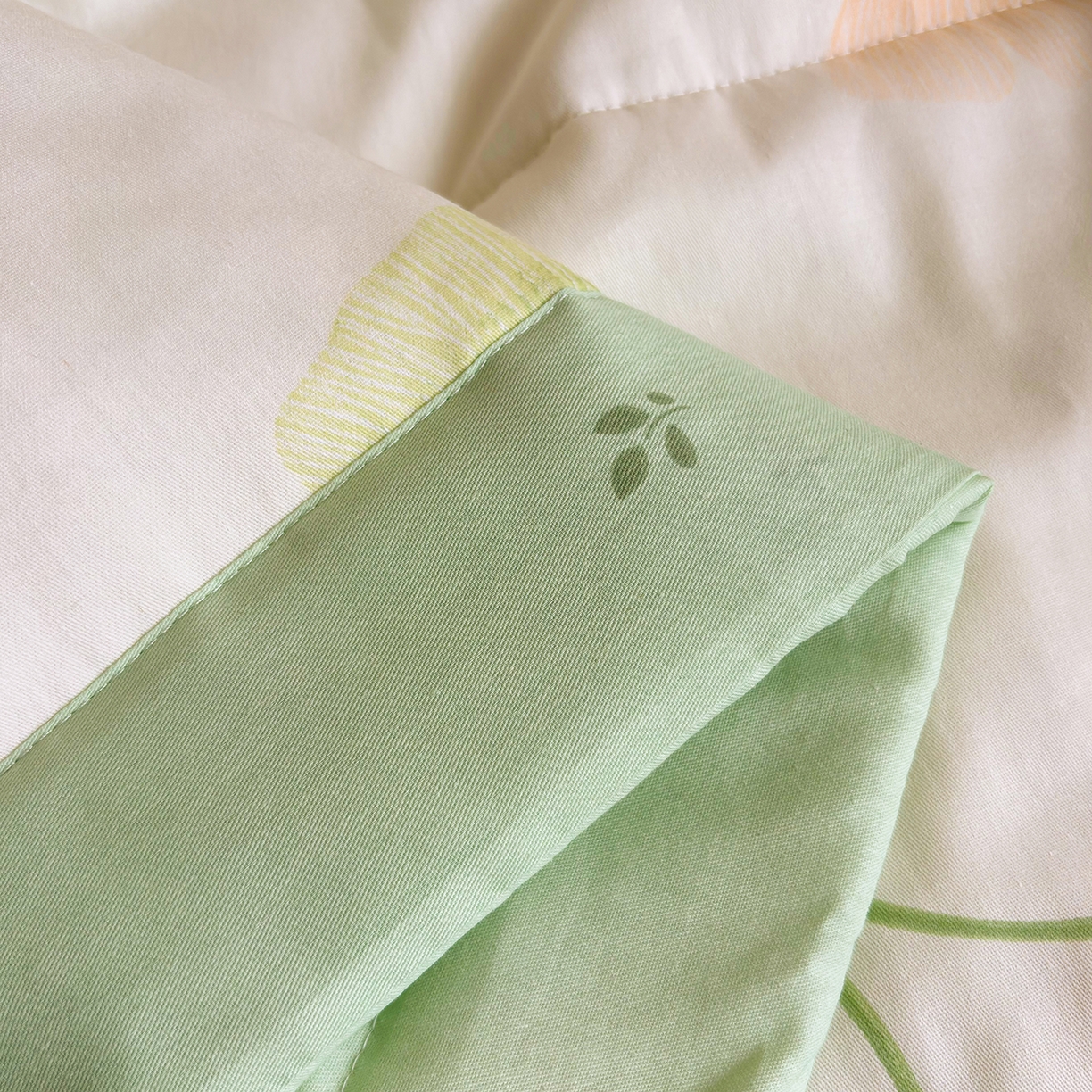 91家纺网 家纺一手货源 找家纺 宜梦家居 （全网最低价）2026新款亲肤新疆棉印花夏被系列 青绿银叶