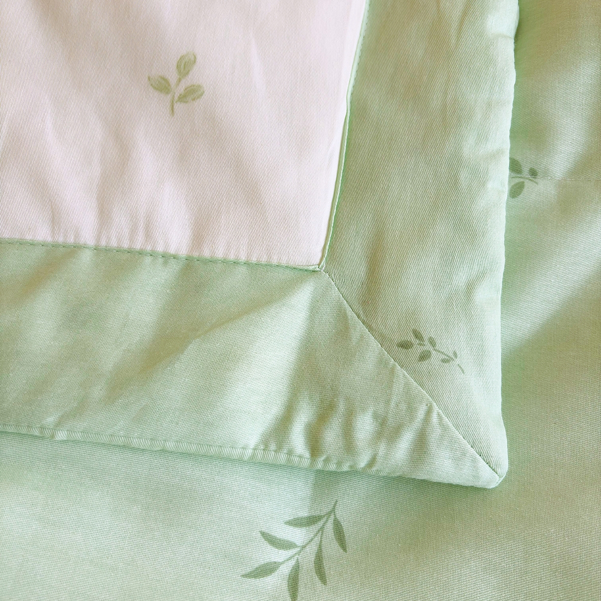 91家纺网 家纺一手货源 找家纺 宜梦家居 （全网最低价）2026新款亲肤新疆棉印花夏被系列 旷野花集