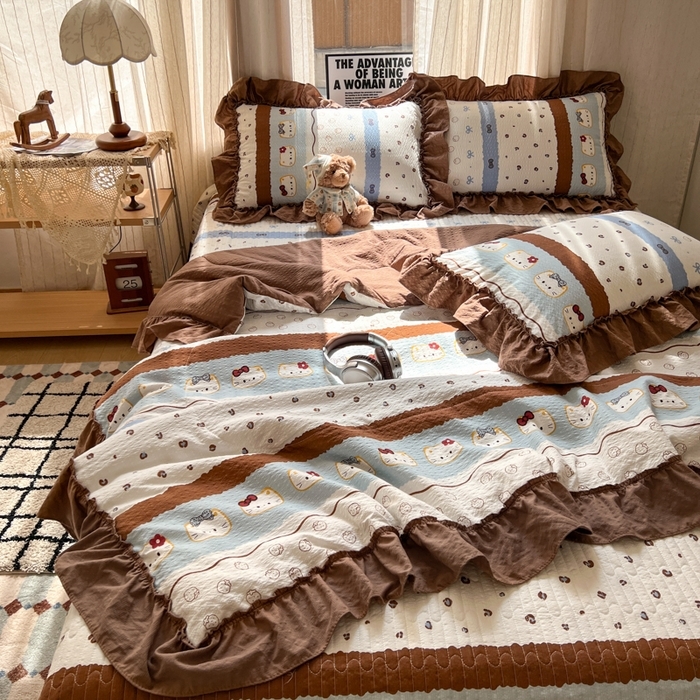 91家纺网 家纺一手货源 找家纺 梵希雅 2026新款床盖款花边夏被四件套 KT猫