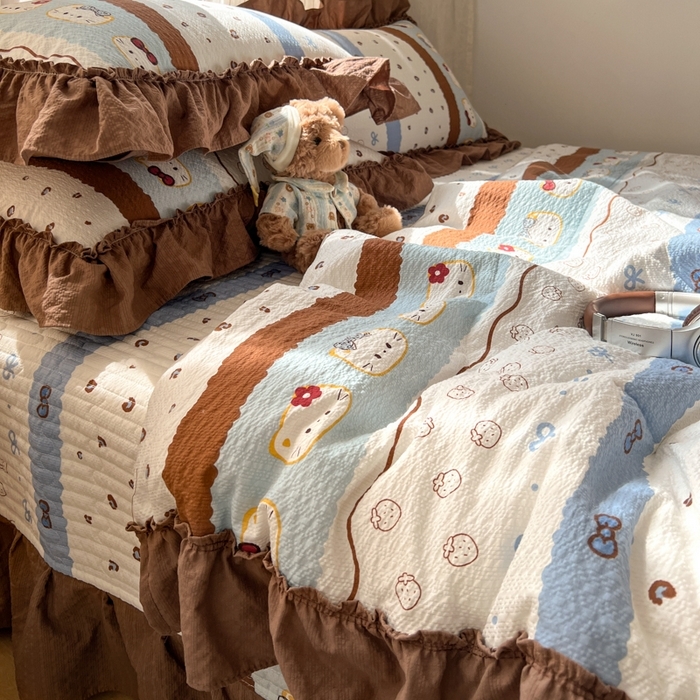 91家纺网 家纺一手货源 找家纺 梵希雅 2026新款床盖款花边夏被四件套 KT猫