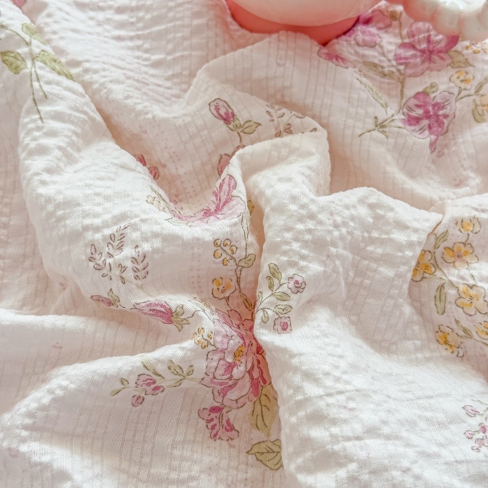 91家纺网 家纺一手货源 找家纺 （总）赫本家纺 2026新款全棉镂空花边云感印花双层纱夏被四件套