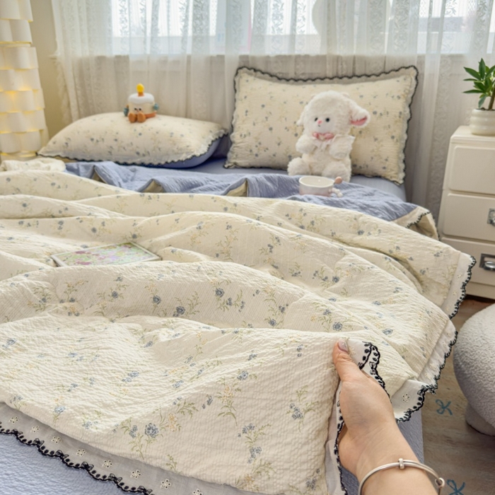 赫本家纺 2026新款全棉镂空花边云感印花双层纱夏被四件套 青雾花野
