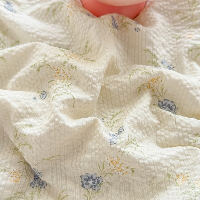 91家纺网 家纺一手货源 找家纺 赫本家纺 2026新款全棉镂空花边云感印花双层纱夏被四件套 青雾花野