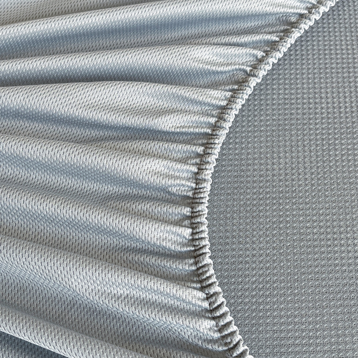 91家纺网 家纺一手货源 找家纺 欧邦 2026新款PE中分子刺绣复合床笠款冰豆豆夏被套件-卡皮巴拉系列 皮卡-蓝