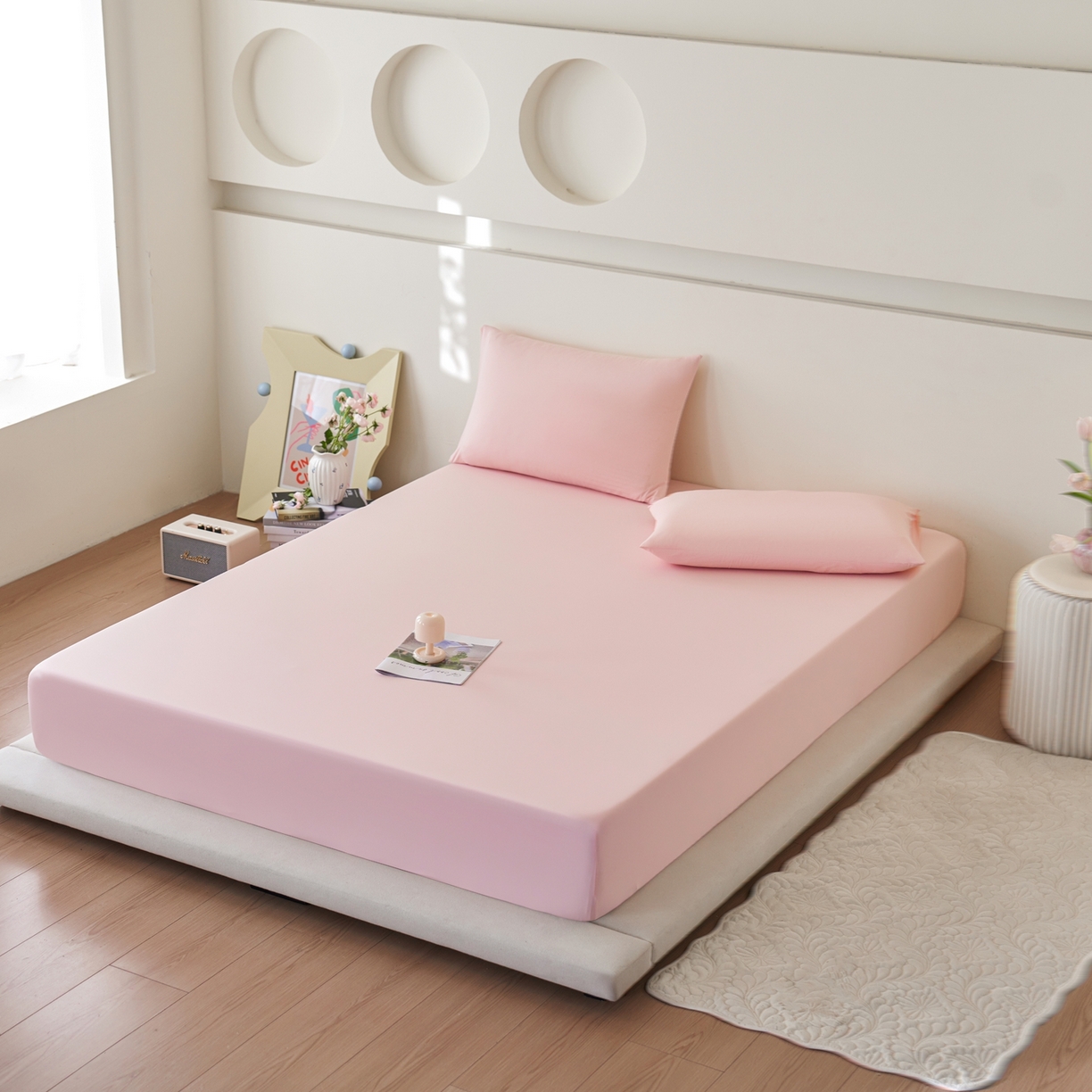 91家纺网 家纺一手货源 找家纺 亿梵家居 2026新款A类锦氨凉感床笠某姆同款冰皮纯色床笠全包围三件套 蜜桃粉