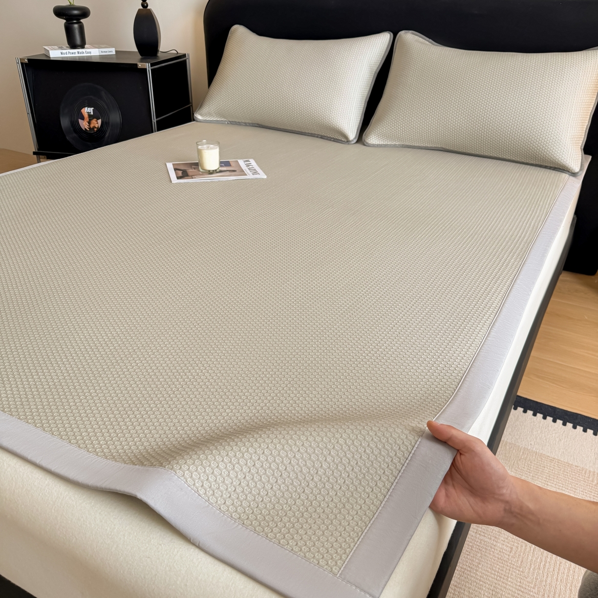 91家纺网 家纺一手货源 找家纺 欧邦 2026新款PE中分子提花冰豆豆床笠凉席 蜂巢-卡其-凉席款