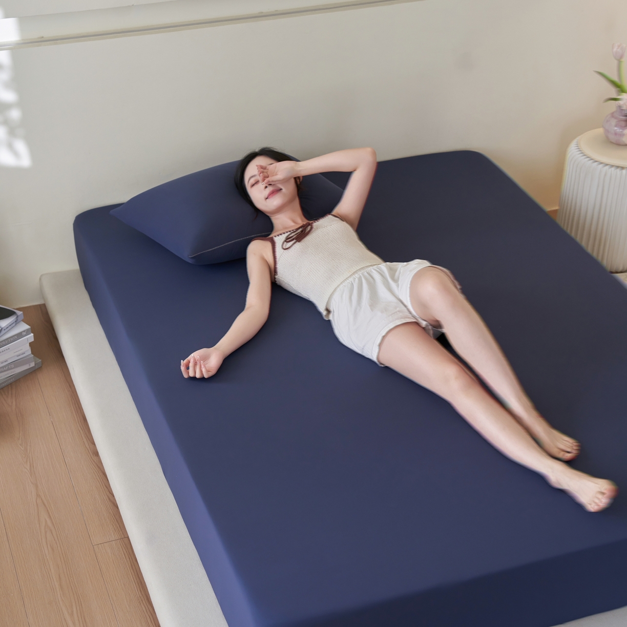 91家纺网 家纺一手货源 找家纺 亿梵家居 2026新款A类锦氨凉感床笠某姆同款冰皮纯色床笠全包围三件套 深睡蓝