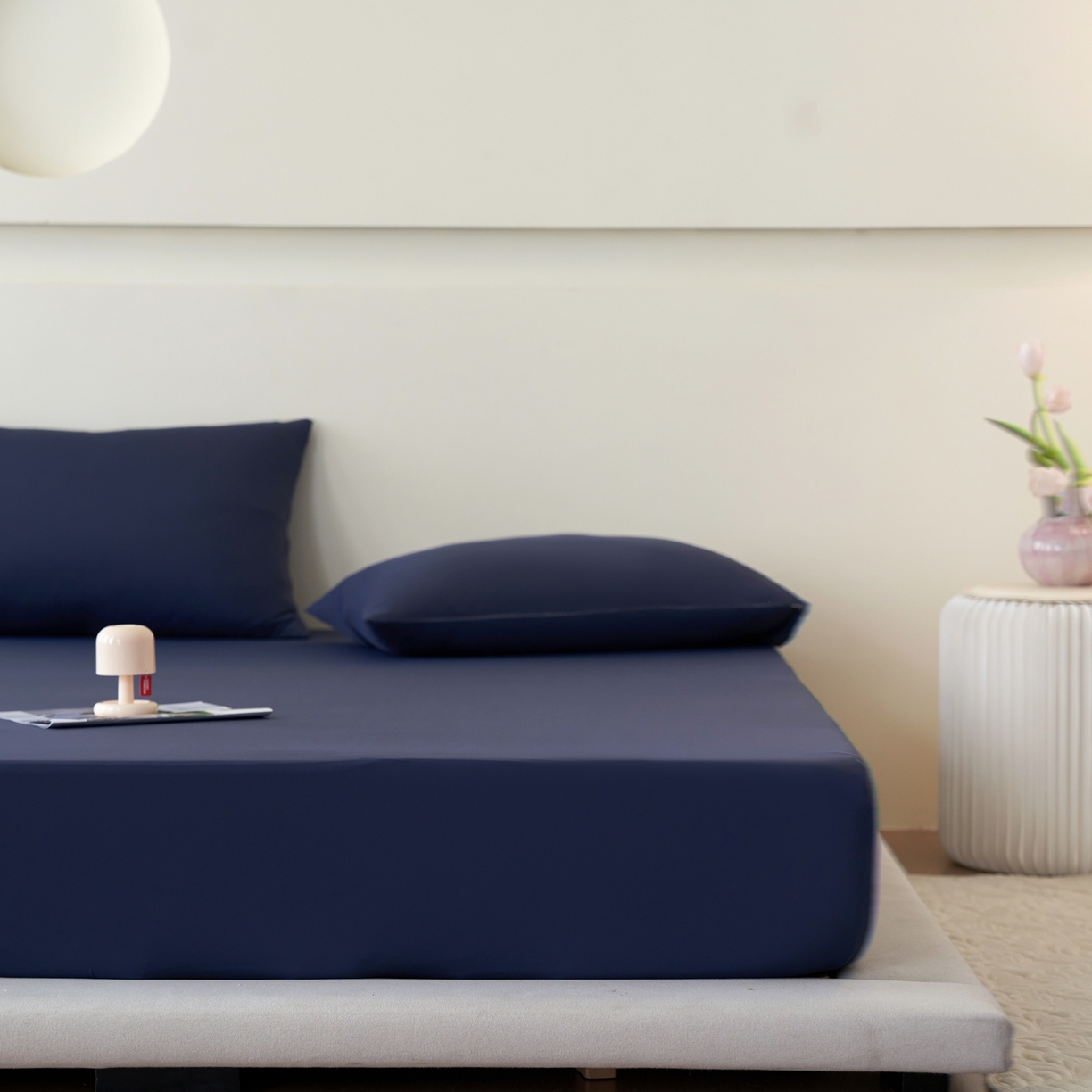 91家纺网 家纺一手货源 找家纺 亿梵家居 2026新款A类锦氨凉感床笠某姆同款冰皮纯色床笠全包围三件套 深睡蓝