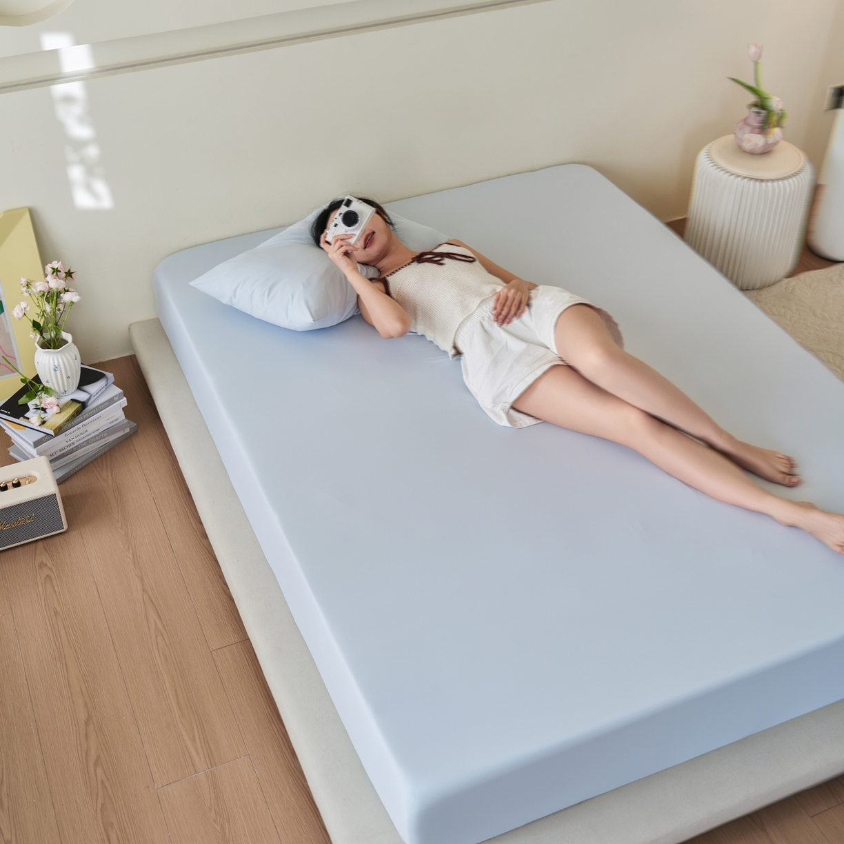 91家纺网 家纺一手货源 找家纺 亿梵家居 2026新款A类锦氨凉感床笠某姆同款冰皮纯色床笠全包围三件套 天空蓝