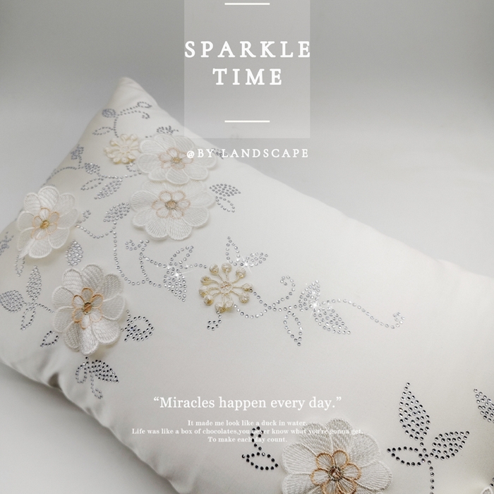 91家纺网 家纺一手货源 找家纺 （总）澜屿 2026新款镶钻立体花朵抱枕装饰枕腰枕枕芯-花满溪