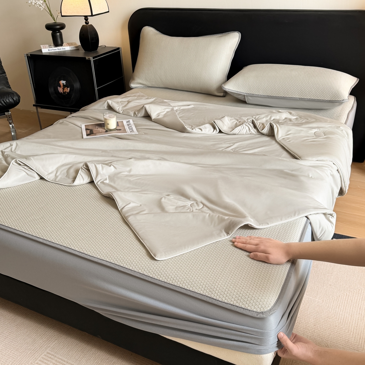 91家纺网 家纺一手货源 找家纺 欧邦 2026新款PE中分子提花冰豆豆床笠凉席 蜂巢-卡其-床笠款