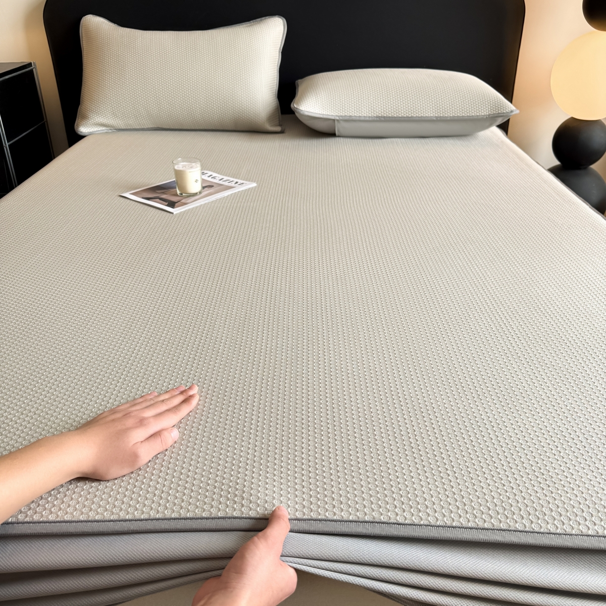 91家纺网 家纺一手货源 找家纺 欧邦 2026新款PE中分子提花冰豆豆床笠凉席 蜂巢-卡其-床笠款