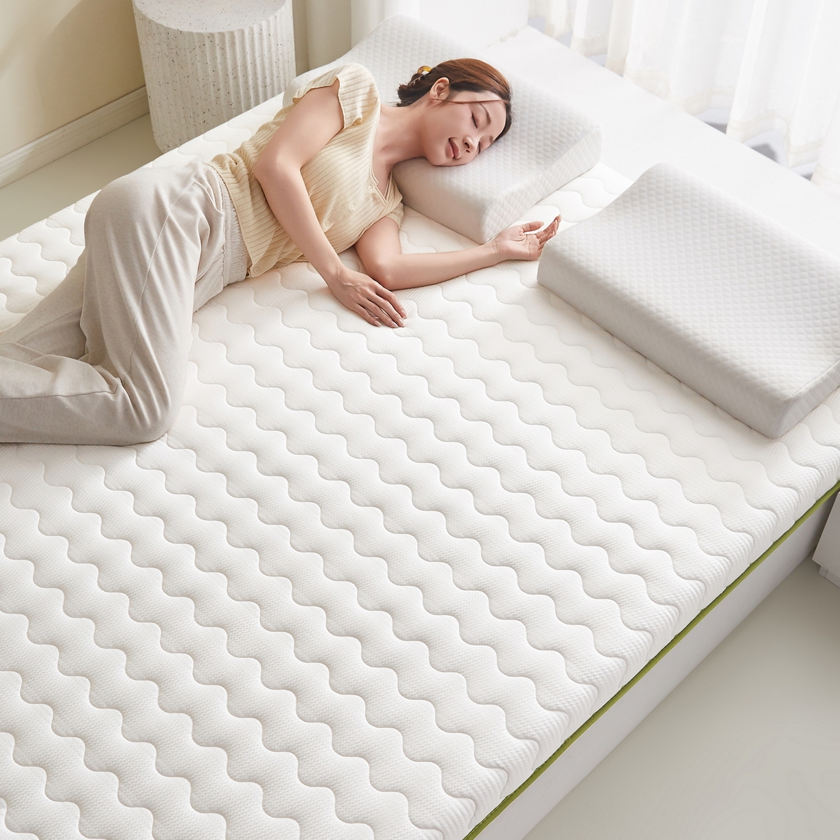 91家纺网 家纺一手货源 找家纺 畅畅家纺 2026新款磨毛泡泡抗压棉床垫 泡泡白色