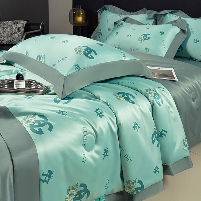 91家纺网 家纺一手货源 找家纺 赛丽雅 2026新款拼角轻奢冰丝凉感夏被四件套  幸运绿