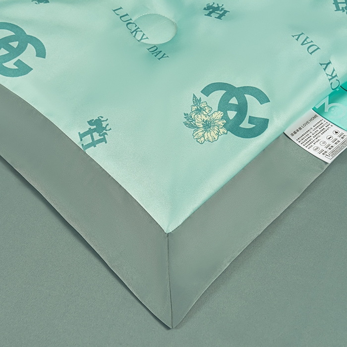 91家纺网 家纺一手货源 找家纺 赛丽雅 2026新款拼角轻奢冰丝凉感夏被四件套  幸运绿