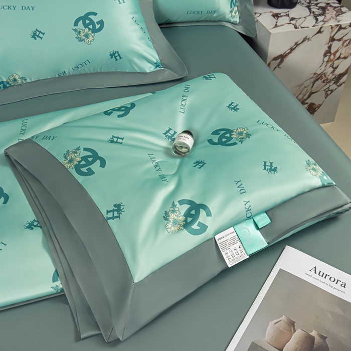 91家纺网 家纺一手货源 找家纺 赛丽雅 2026新款拼角轻奢冰丝凉感夏被四件套  幸运绿