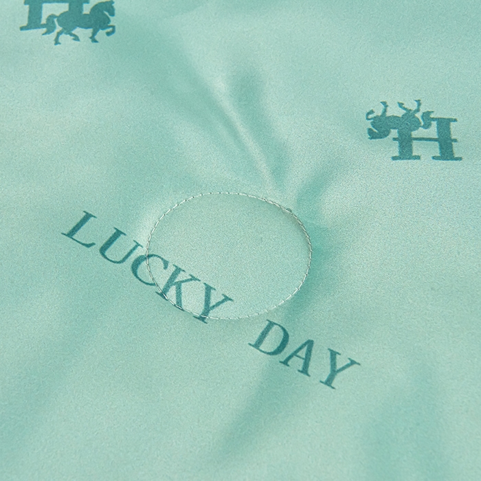 91家纺网 家纺一手货源 找家纺 赛丽雅 2026新款拼角轻奢冰丝凉感夏被四件套  幸运绿